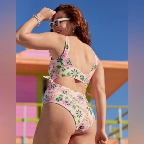 NWT AERIE Pink Floral Paisley One Piece Swimsuit Size‎ XS - Picture 2 of 8